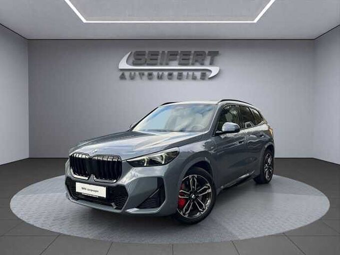 BMW X1 xDrive20d M-Sportpaket PRO / AHK / Pano /
