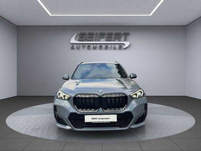 BMW X1 xDrive20d M-Sportpaket PRO / AHK / Pano /
