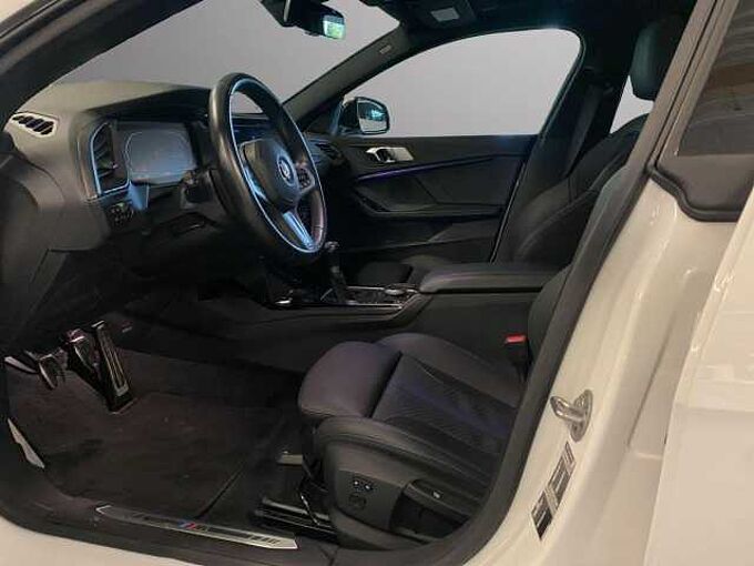 BMW 218i Gran Coupé I M Sport I HUD I PANORAMA I NAVI I LED I