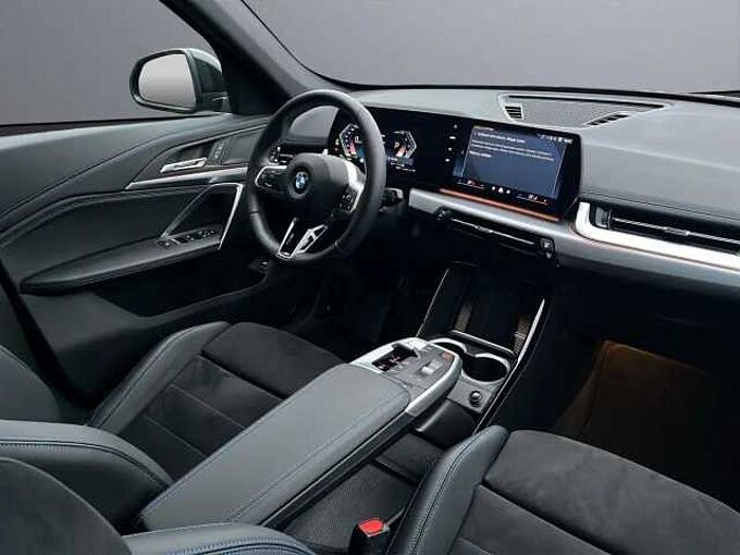BMW X1 sDrive18i | M-SPORT | AHK | Pano