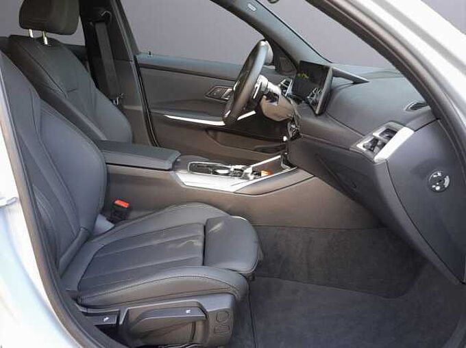 BMW 320d xDrive Touring M-Sportpaket | AHK | Pano