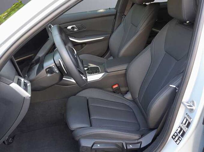 BMW 320d xDrive Touring M-Sportpaket | AHK | Pano