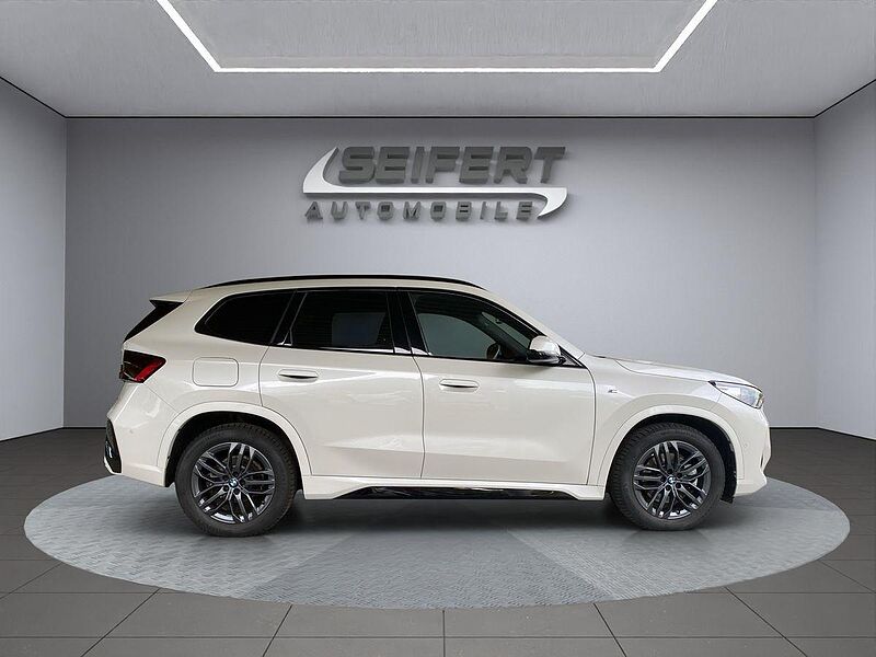 BMW X1 sDrive20i | M-SPORT | AHK | PANO | HARMAN |
