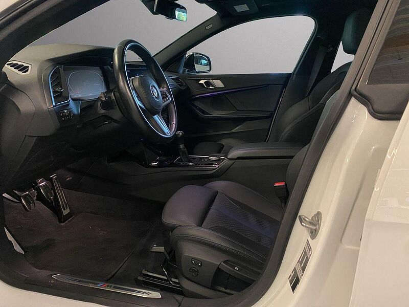 BMW 218i Gran Coupé I M Sport I HUD I PANORAMA I NAVI I LED I