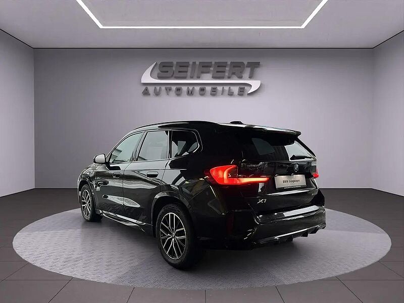 BMW X1 sDrive18i | M-SPORT | AHK | Pano