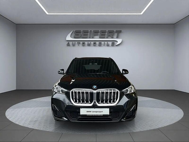 BMW X1 sDrive18i | M-SPORT | AHK | Pano