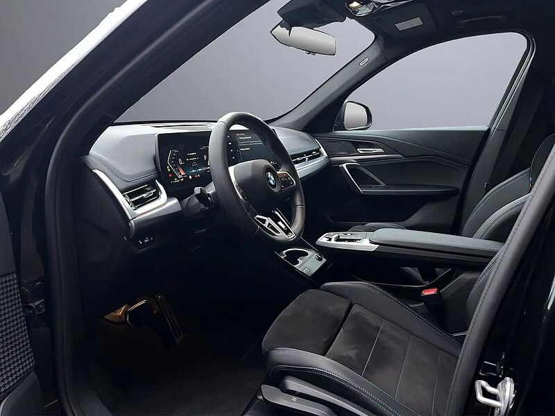 BMW X1 sDrive18i | M-SPORT | AHK | Pano