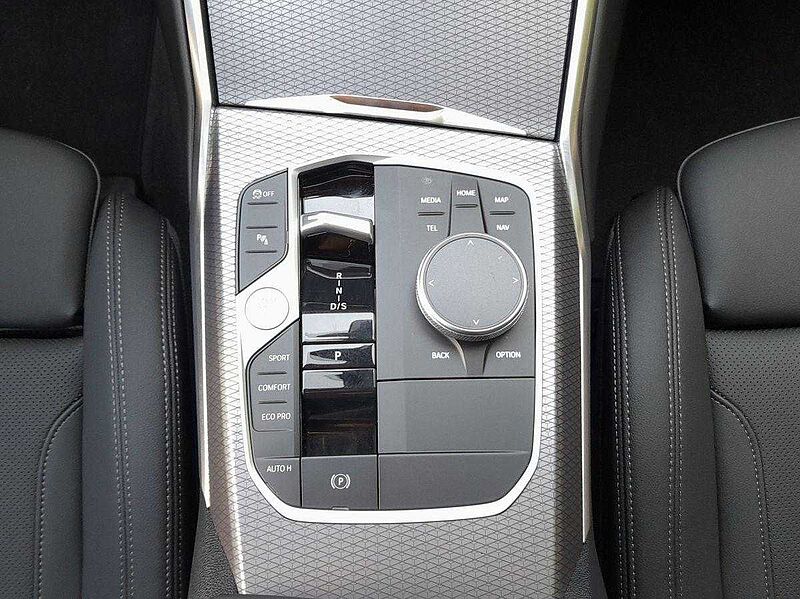 BMW 320d xDrive Touring M-Sportpaket | AHK | Pano